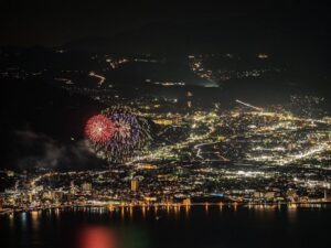 高ボッチ高原 、花火。夜景、11月秋、長野県岡谷市の観光・撮影スポットの名所