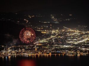 高ボッチ高原 、花火。夜景、11月秋、長野県岡谷市の観光・撮影スポットの名所
