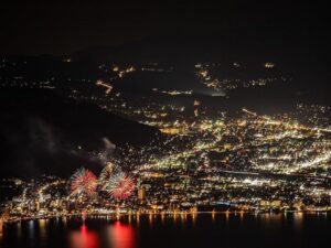 高ボッチ高原 、花火。夜景、11月秋、長野県岡谷市の観光・撮影スポットの名所