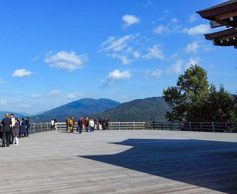 将軍塚青龍殿、11月秋、京都府京都市の観光・撮影スポットの名所