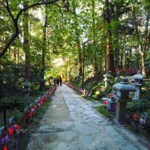 湖東三山 金剛輪寺、お地蔵さん、11月秋、滋賀県愛知郡の観光・撮影スポットの名所