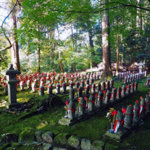 湖東三山 金剛輪寺、お地蔵さん、11月秋、滋賀県愛知郡の観光・撮影スポットの名所