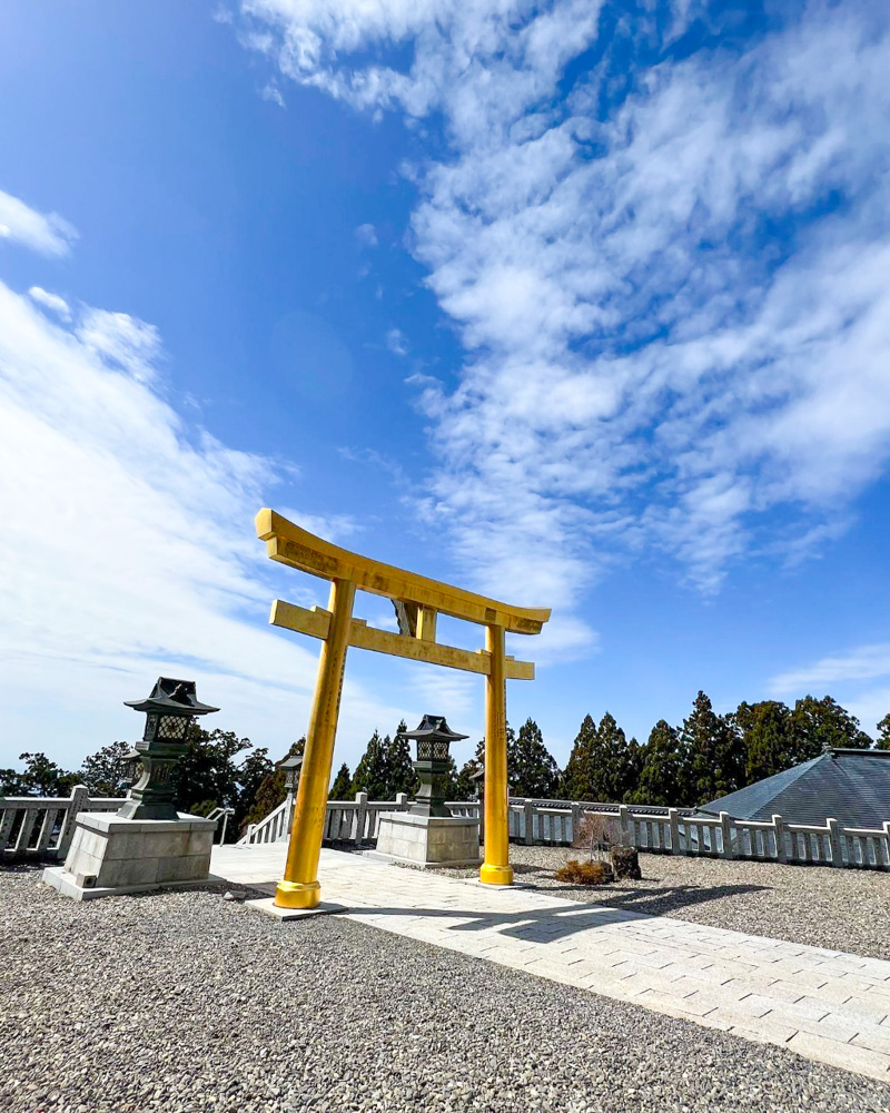 秋葉山秋葉神社、天空・幸福の鳥居、3月春、静岡県浜松市の観光・撮影スポットの名所