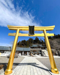 秋葉山秋葉神社、天空・幸福の鳥居、3月春、静岡県浜松市の観光・撮影スポットの名所
