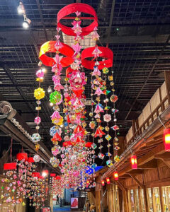 瀬戸蔵ミュージアム　ひな祭り,千代紙のつるし飾り,2月春、愛知県瀬戸市の観光・撮影スポットの画像と写真