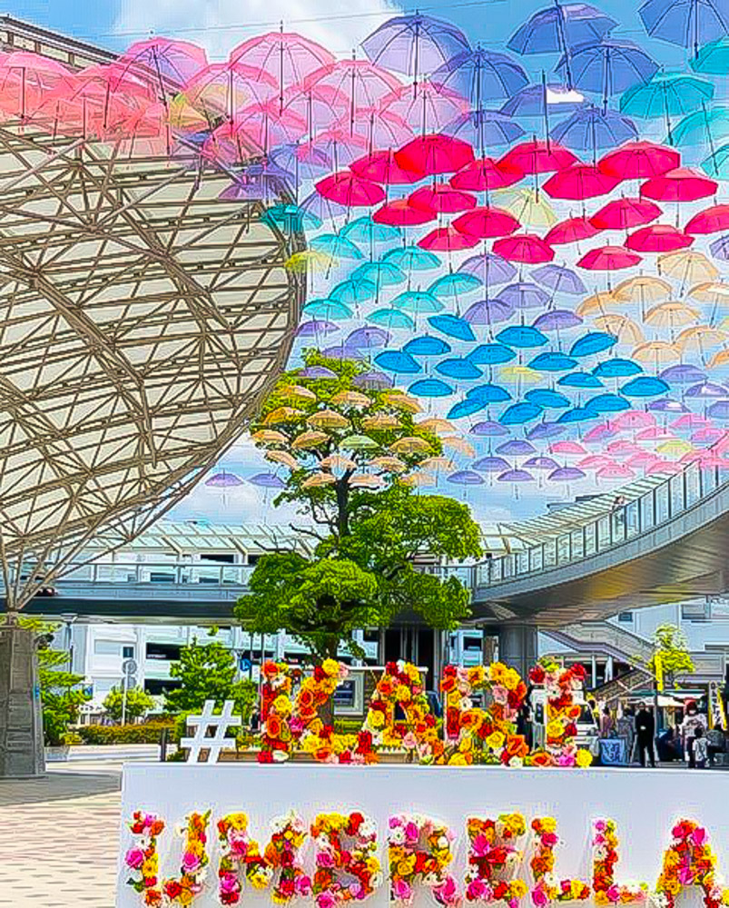 カリアンブレラ、カラフルな傘、5月夏、愛知県刈谷市の観光・撮影スポットの名所