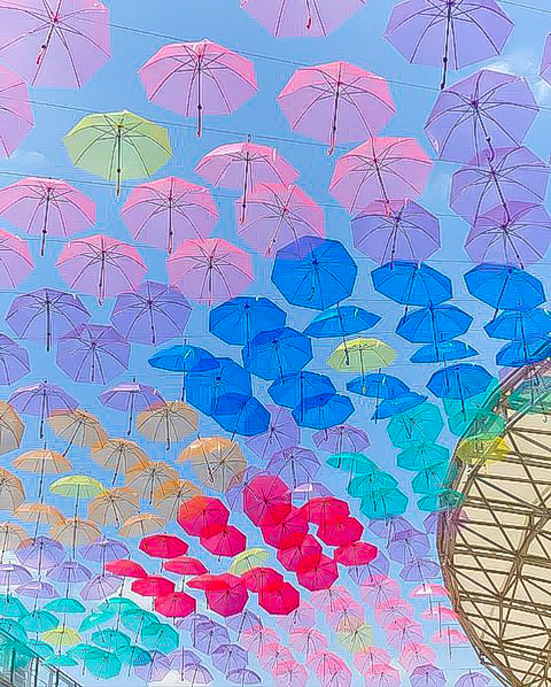 カリアンブレラ、カラフルな傘、5月夏、愛知県刈谷市の観光・撮影スポットの名所