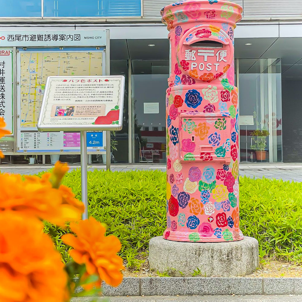 バラのポスト 、西尾市役所、7月夏、愛知県西尾市の観光・撮影スポットの名所
