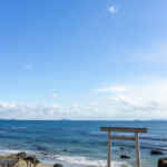 つぶて浦、鳥居、海、1月冬、愛知県知多郡の観光・撮影スポットの名所