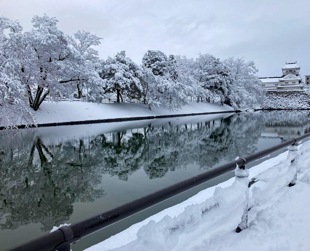 富山城跡公園、冬・雪景色、12月秋、富山県富山市の観光・撮影スポット