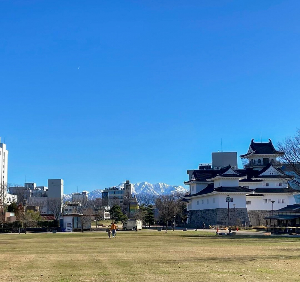 富山城跡公園、12月秋、富山県富山市の観光・撮影スポット