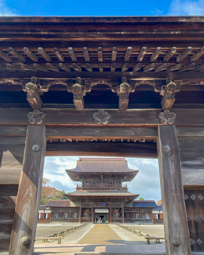 瑞龍寺、11月秋、富山県高岡市の観光・撮影スポット