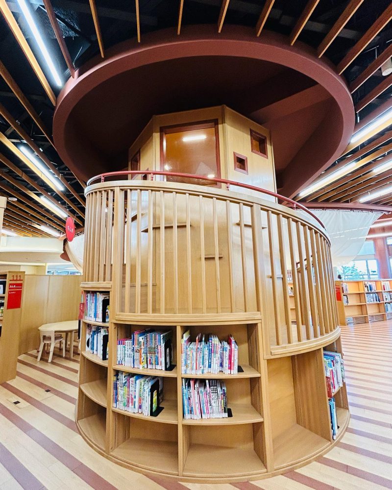 石川県立図書館、秋、2022年10月、石川県金沢市の観光・撮影スポット