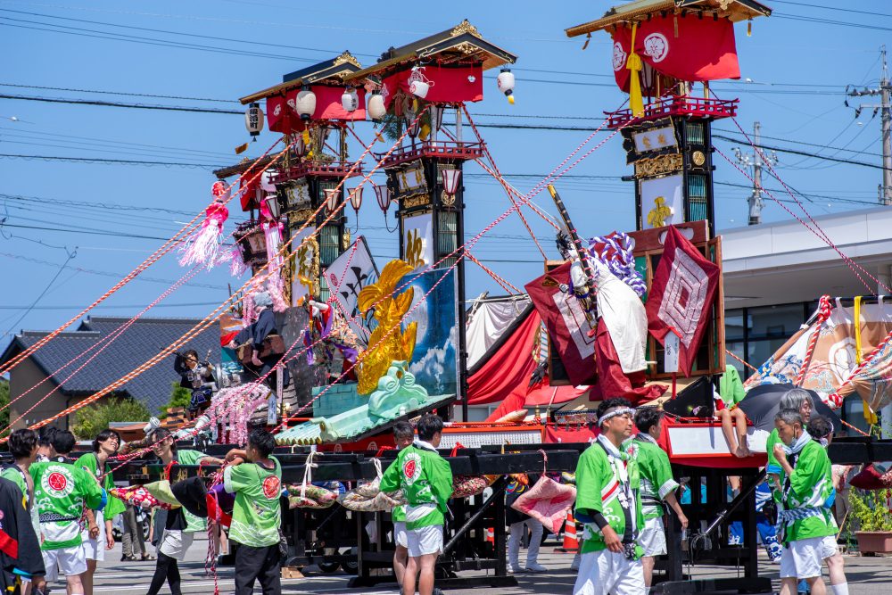 松波人形キリコ祭り、巨大な（キリコ）、７月夏、石川県鳳珠郡の観光・撮影スポット