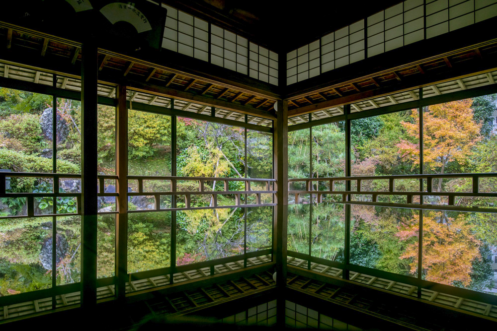 青林寺、紅葉、１１月秋、石川県七尾市の観光・撮影スポット