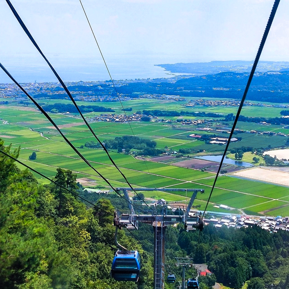 びわ湖の見える丘、8月夏、滋賀県高島市の観光・撮影スポットの名所