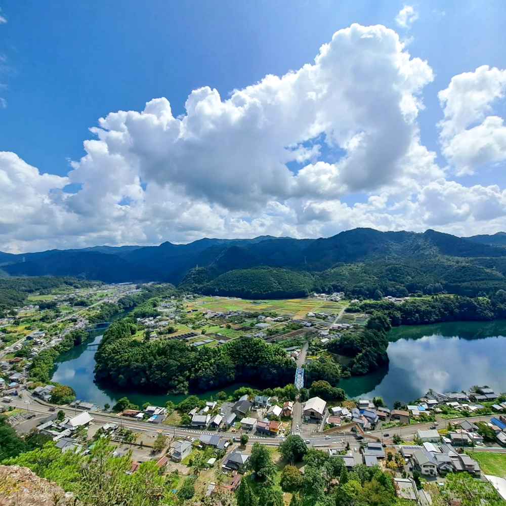 遠見山見晴らし岩岐阜のグランドキャニオン (1)、７月夏、岐阜県加茂郡の観光・撮影スポットの名所