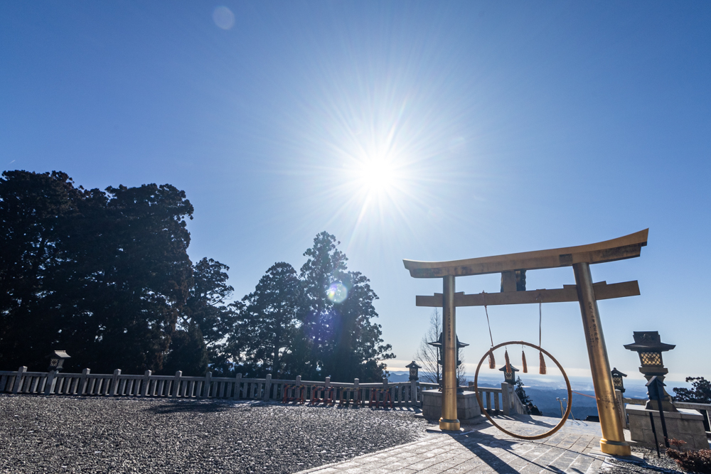 秋葉山秋葉神社、天空・幸福の鳥居、１月冬、静岡県浜松市の観光・撮影スポットの名所