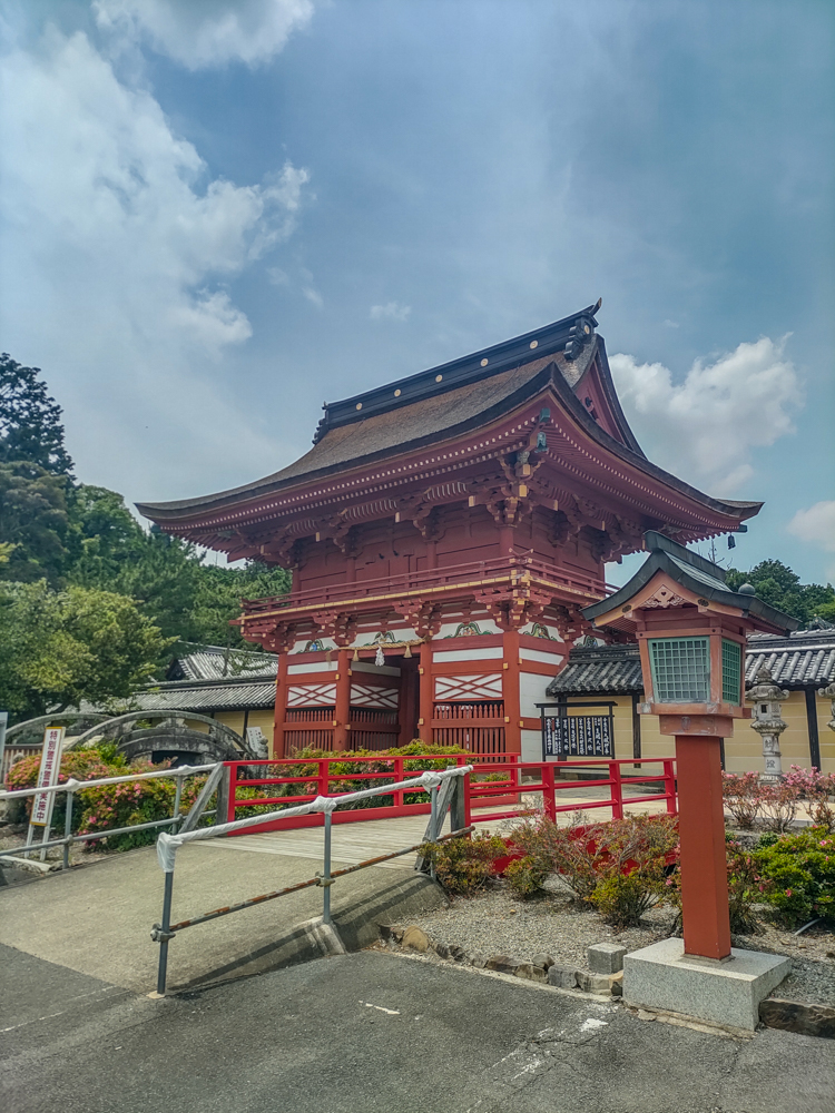 南宮大社、6月夏、岐阜県不破郡の観光・撮影スポットの画像と写真