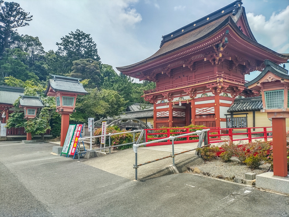 南宮大社、6月夏、岐阜県不破郡の観光・撮影スポットの画像と写真