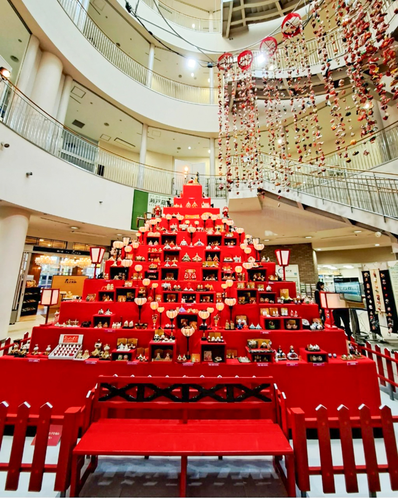 瀬戸蔵ミュージアム　ひな祭り,千代紙のつるし飾り,2月春、愛知県瀬戸市の観光・撮影スポットの画像と写真