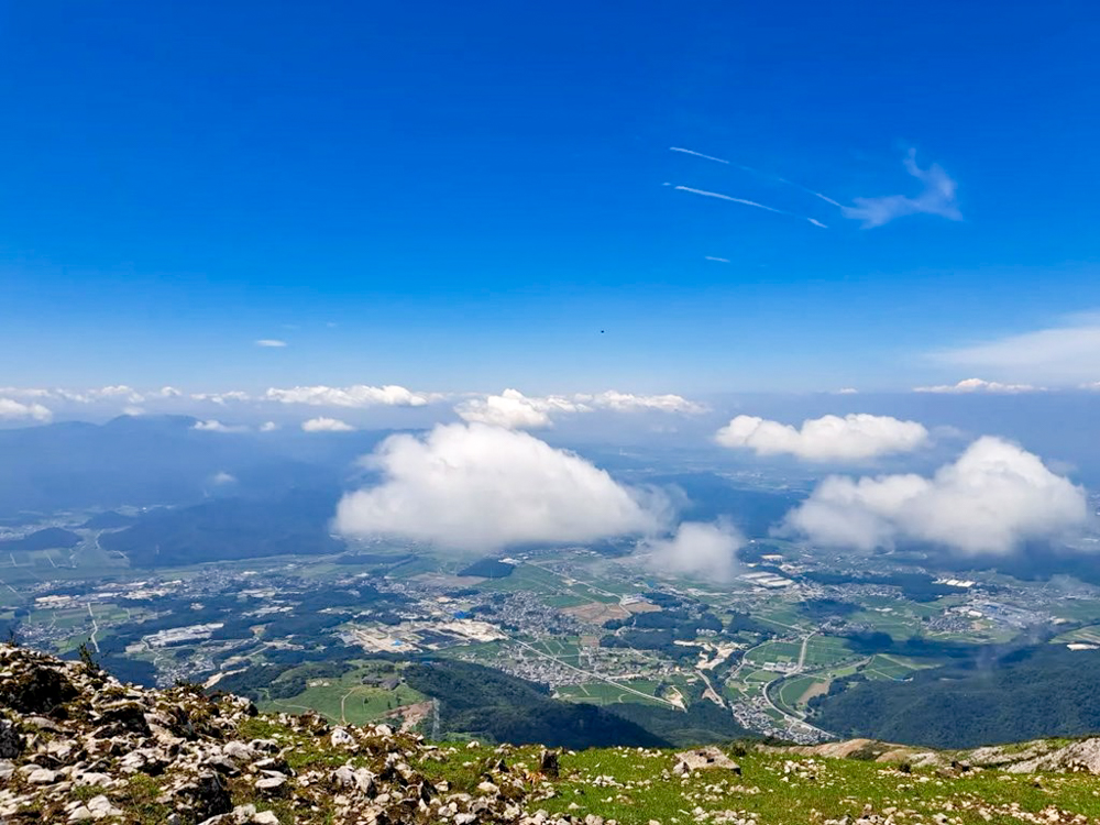 伊吹山山頂、展望台、絶景、７月夏、滋賀県米原市の観光・撮影スポットの名所