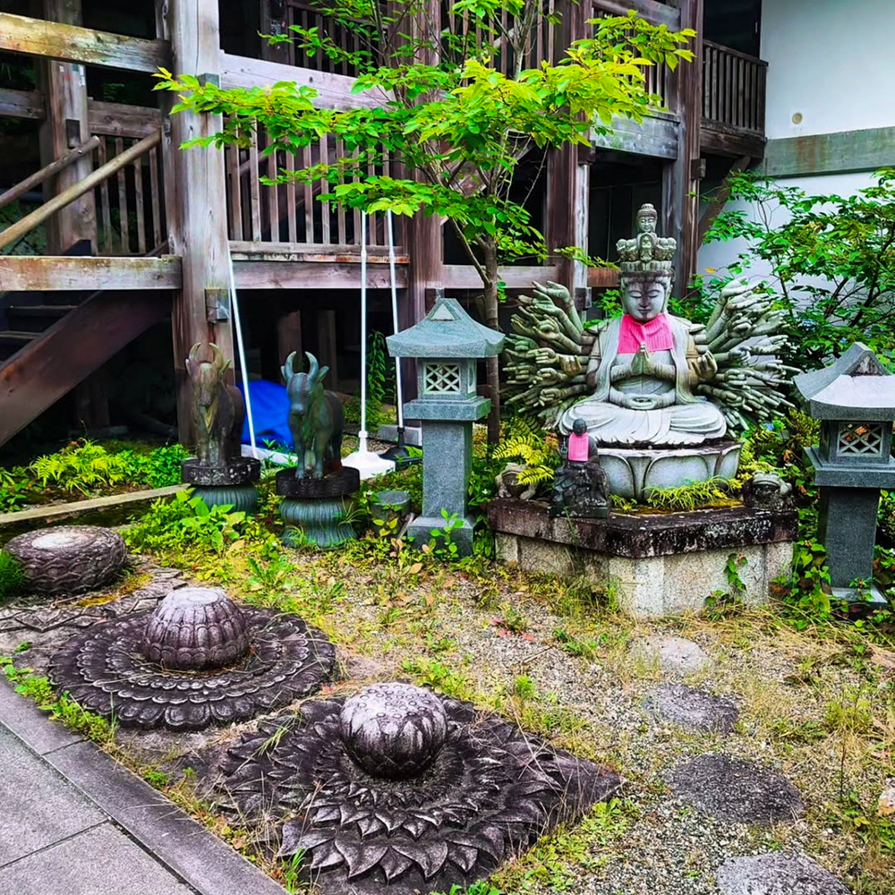 壷阪寺、6月の夏、奈良県高市郡高取町の観光・撮影スポットの名所