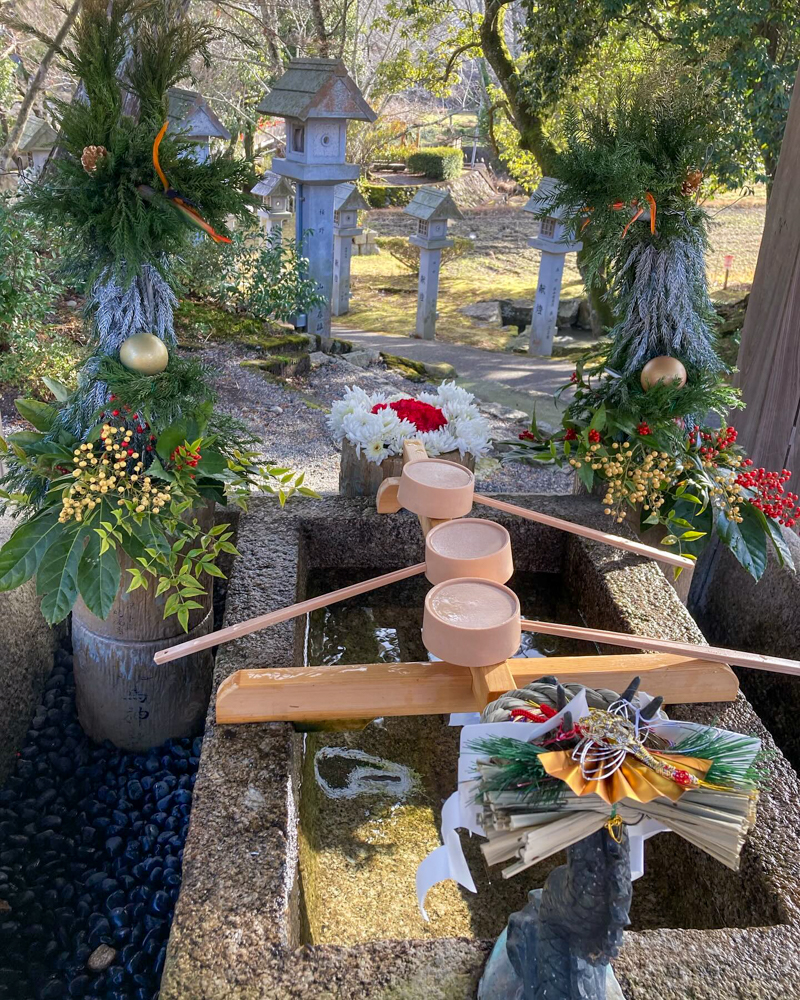 大鳥神社、花手水舎、1月冬、滋賀県甲賀市の観光・撮影スポットの名所