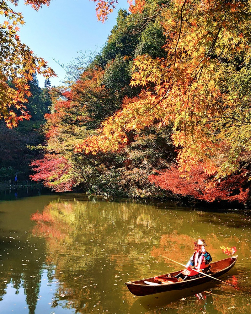 穴弘法、紅葉、女船頭、11月秋、岐阜県土岐市の観光・撮影スポットの画像と写真