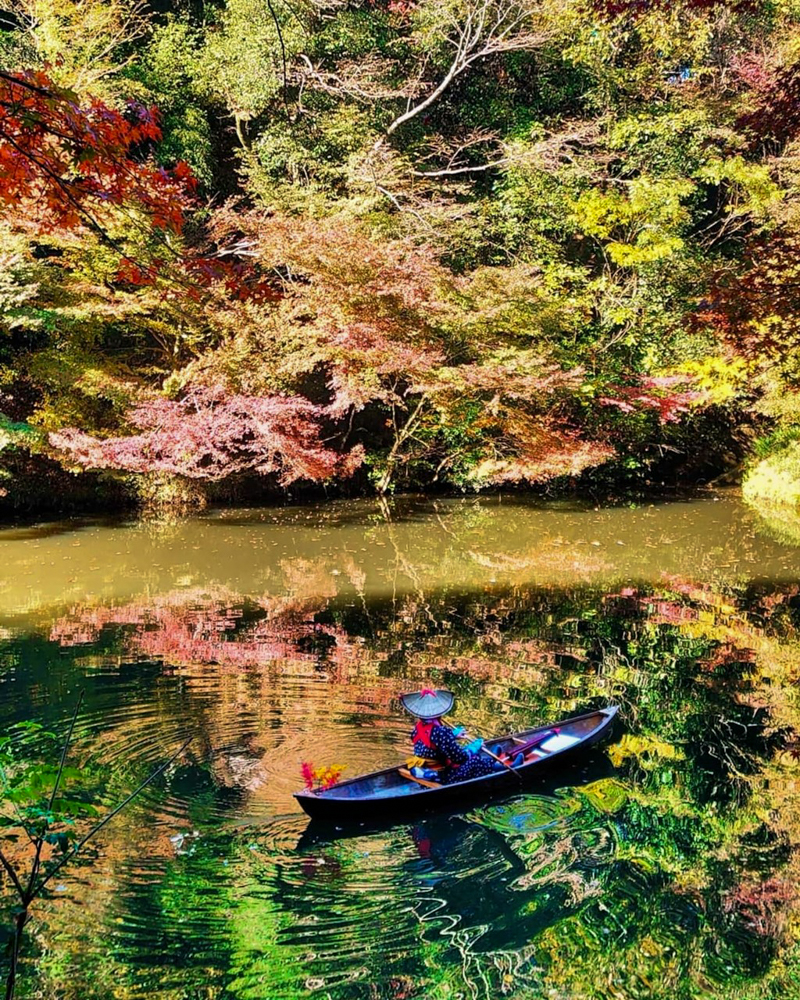 穴弘法、紅葉、女船頭、11月秋、岐阜県土岐市の観光・撮影スポットの画像と写真