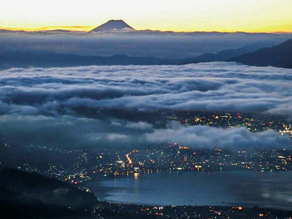 高ボッチ高原 ・富士山 、11月秋、長野県岡谷市の観光・撮影スポットの名所