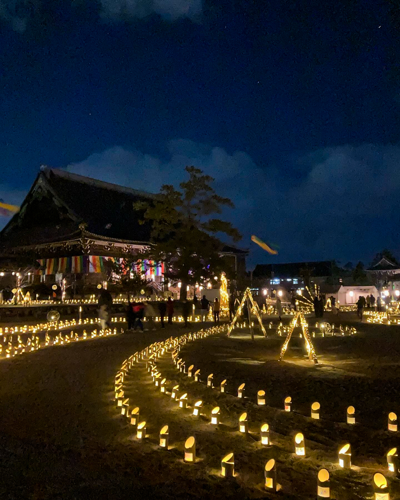 高田本山専修寺のお七夜報恩講、竹あかり、1月冬、三重県津市の観光・撮影スポットの名所