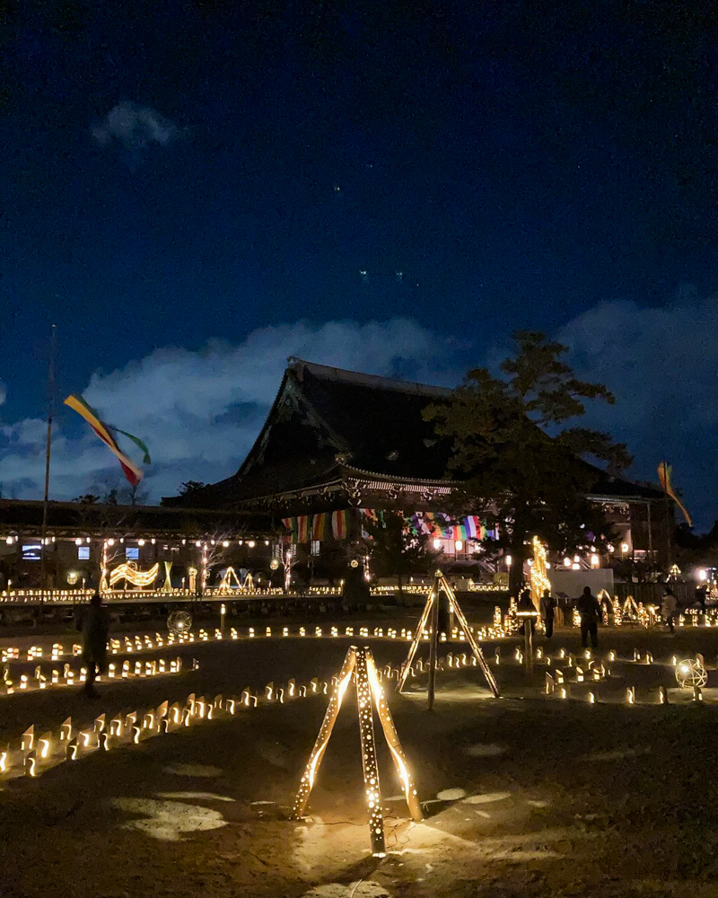 高田本山専修寺のお七夜報恩講、竹あかり、1月冬、三重県津市の観光・撮影スポットの名所